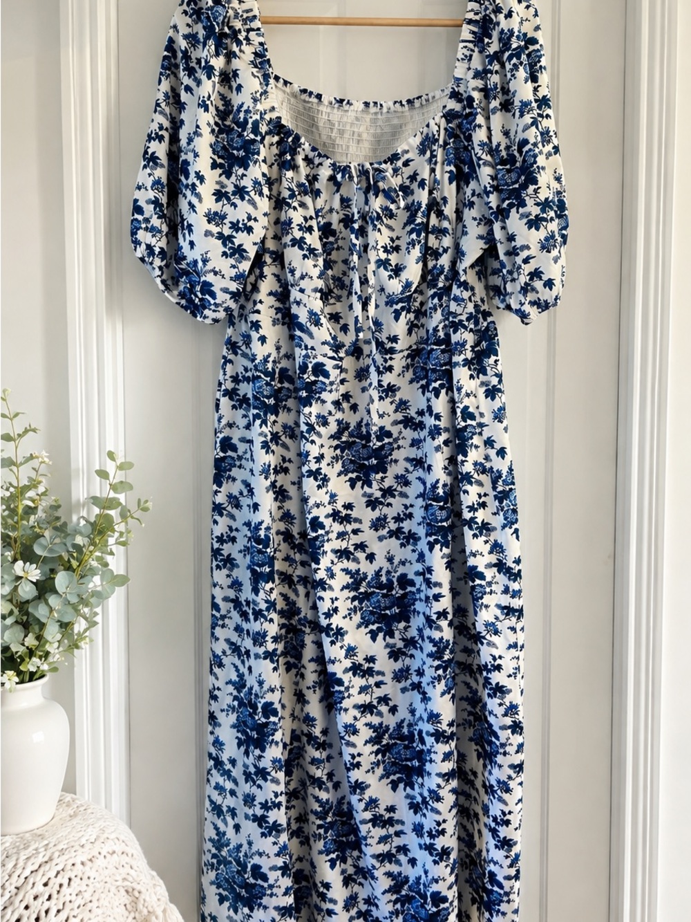 Blue Floral Puff-Sleeve Maxi Dress - White & Blue